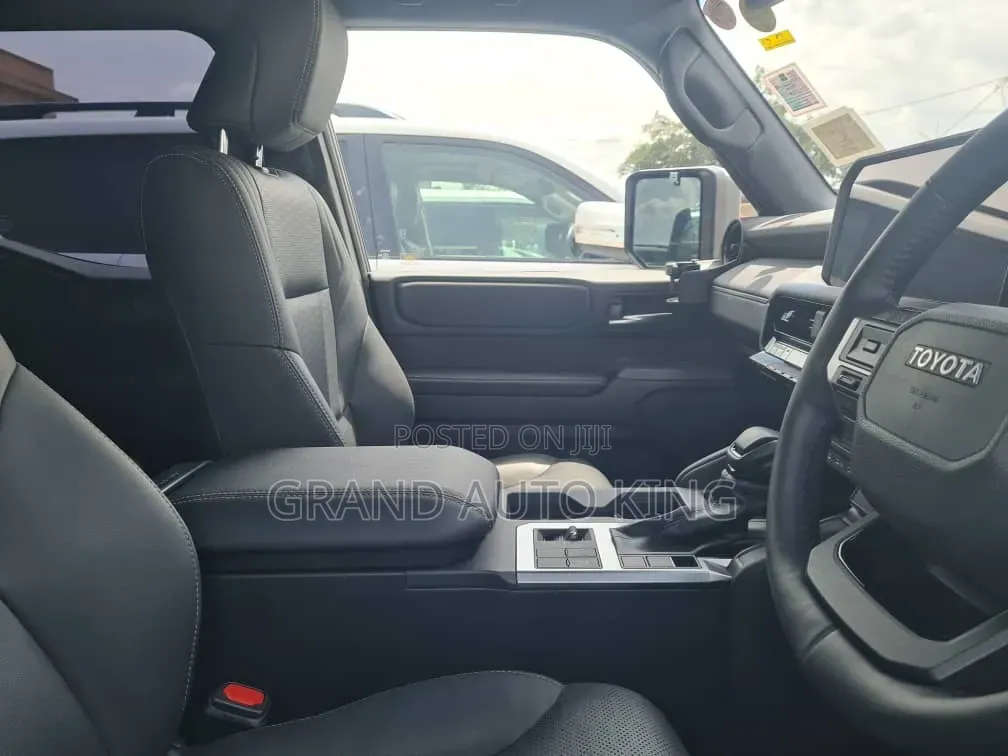 Toyota Land Cruiser Prado 2015 White