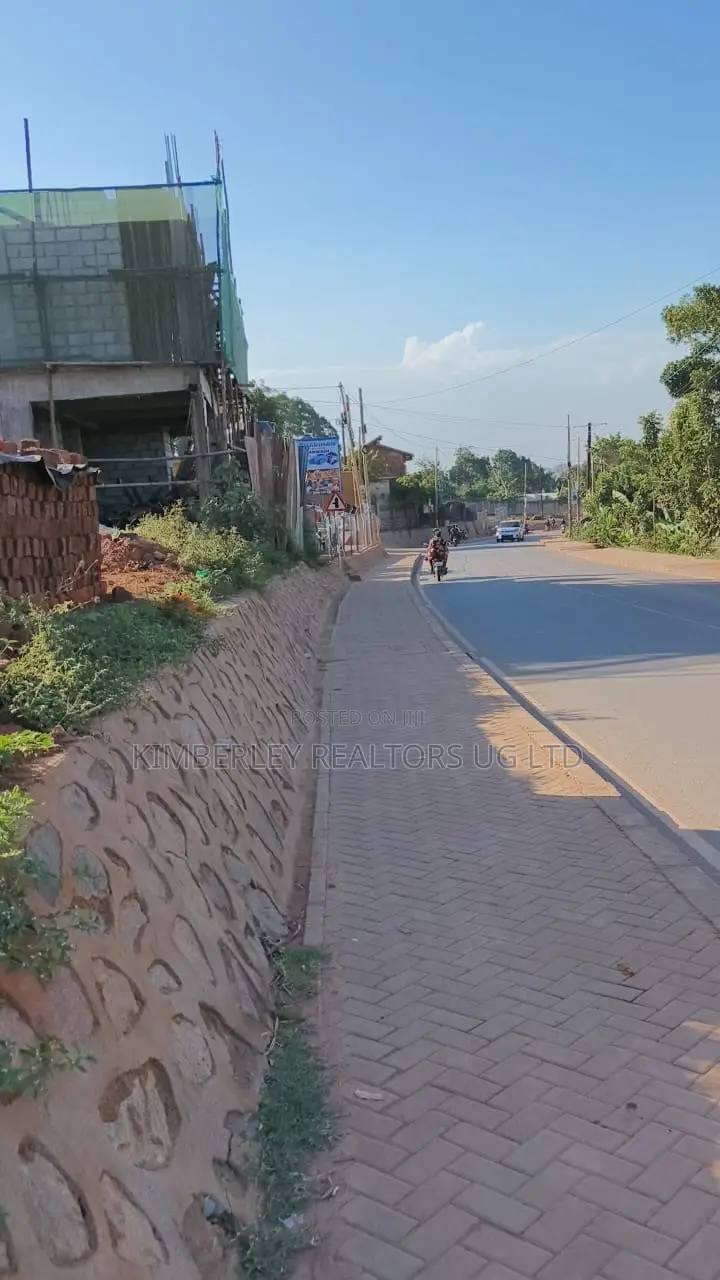 🔥🔥 Prime Commercial Plot for Sale in Kawempe Ttula! 🔥🔥
