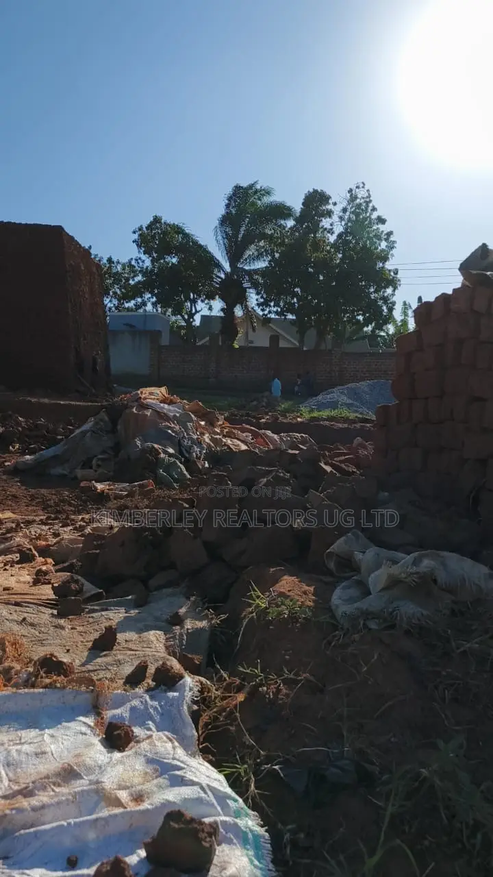 🔥🔥 Prime Commercial Plot for Sale in Kawempe Ttula! 🔥🔥