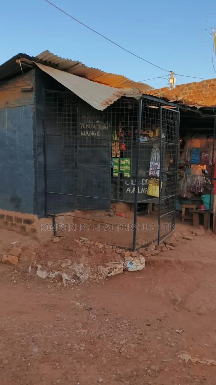 🔥🔥 15 Commercial Decimals of Prime Land for Sale in Kawempe Ttula! 🔥🔥