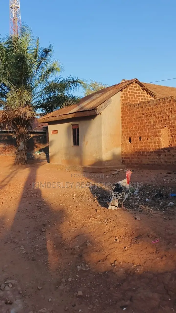 🔥🔥 15 Commercial Decimals of Prime Land for Sale in Kawempe Ttula! 🔥🔥
