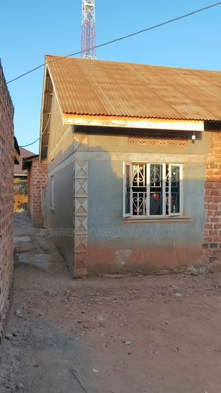 🔥🔥 15 Commercial Decimals of Prime Land for Sale in Kawempe Ttula! 🔥🔥