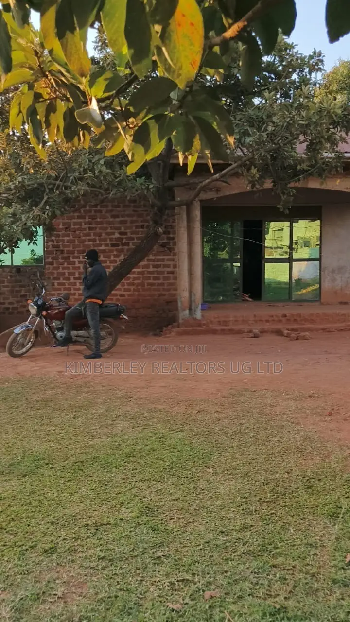 🔥🔥 24 Commercial Decimals of Prime Land for Sale in Kawempe Ttula! 🔥🔥