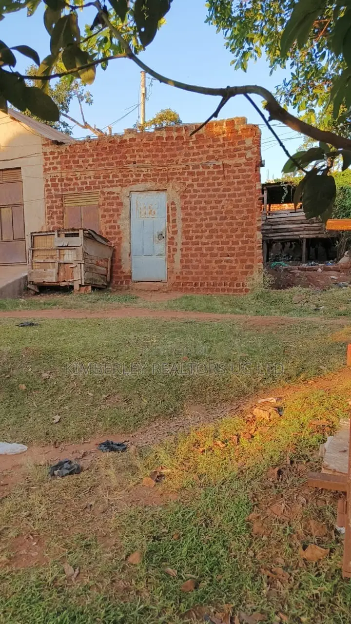 🔥🔥 24 Commercial Decimals of Prime Land for Sale in Kawempe Ttula! 🔥🔥