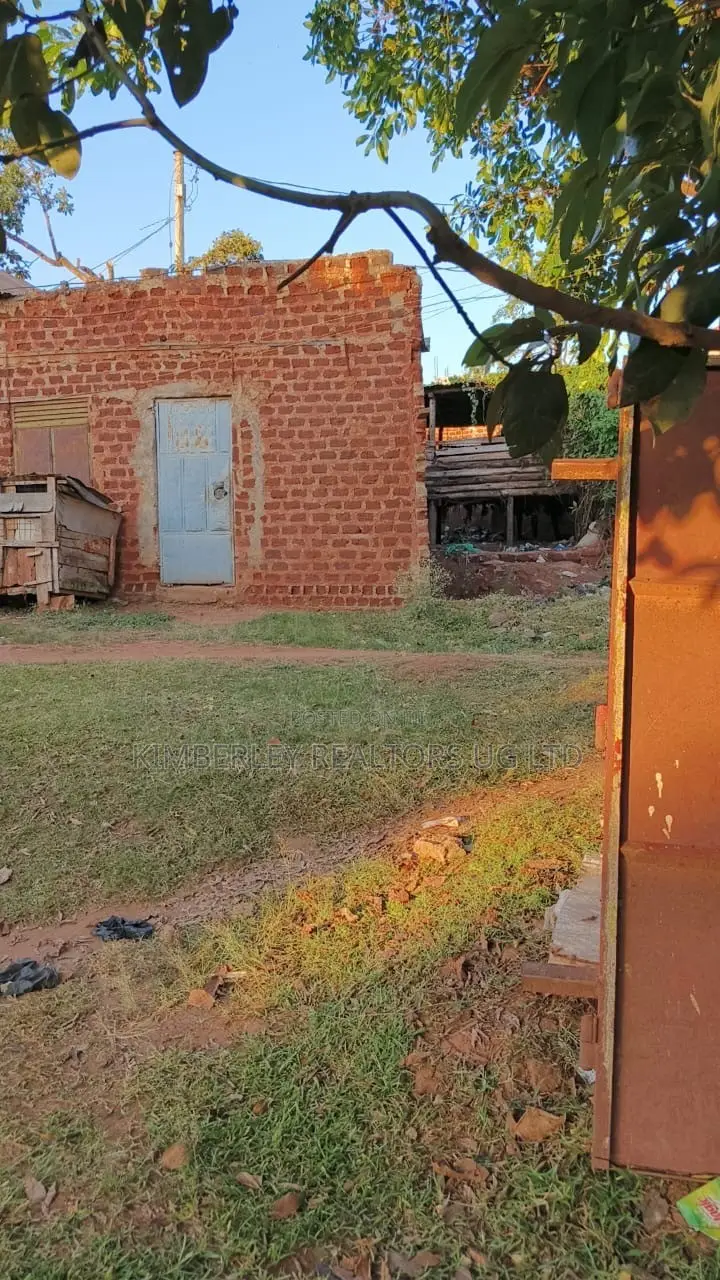 🔥🔥 24 Commercial Decimals of Prime Land for Sale in Kawempe Ttula! 🔥🔥