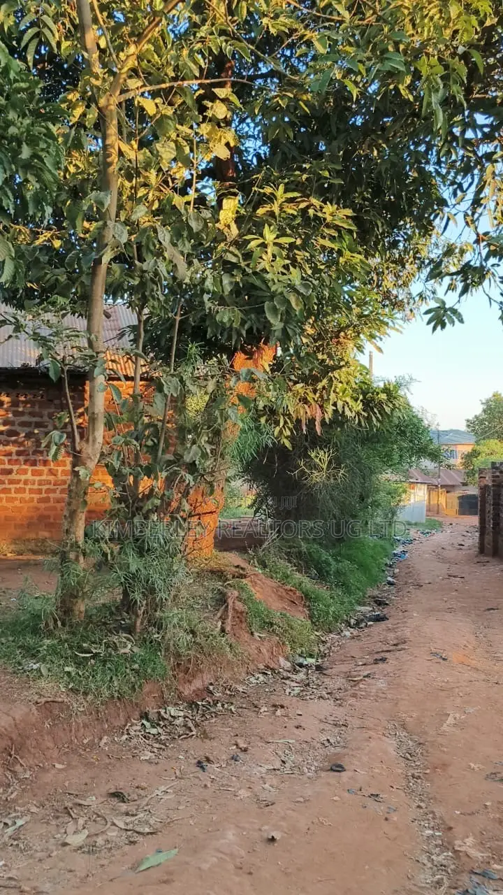 🔥🔥 24 Commercial Decimals of Prime Land for Sale in Kawempe Ttula! 🔥🔥