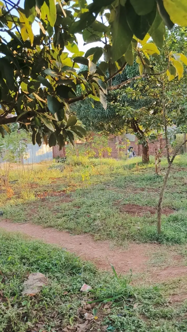 🔥🔥 24 Commercial Decimals of Prime Land for Sale in Kawempe Ttula! 🔥🔥