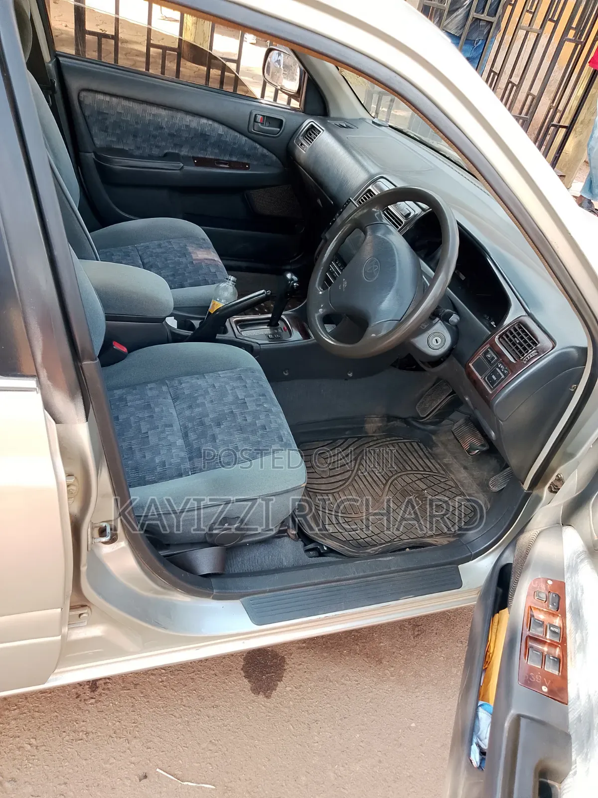Toyota Carina 1998 Silver