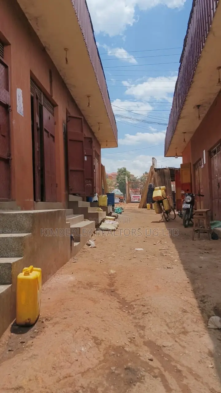 🔥🔥 14 Shops for Sale in Bombo Road, Kawempe! 🔥🔥