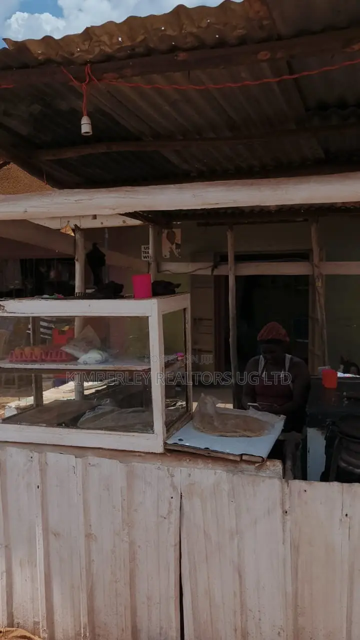 🔥🔥 14 Shops for Sale in Bombo Road, Kawempe! 🔥🔥