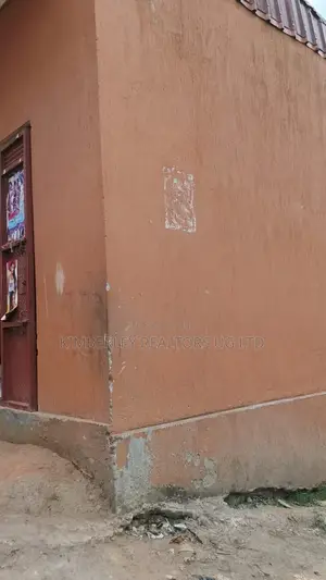 🔥🔥 14 Shops for Sale in Bombo Road, Kawempe! 🔥🔥
