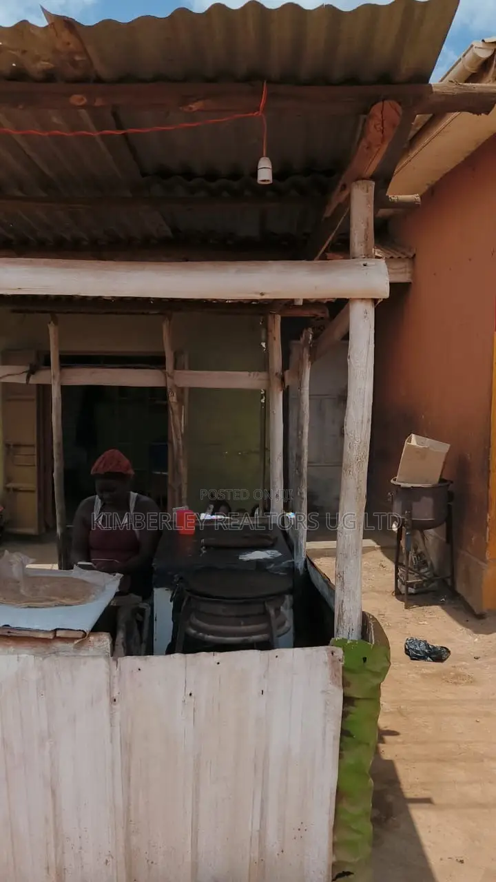 🔥🔥 14 Shops for Sale in Bombo Road, Kawempe! 🔥🔥