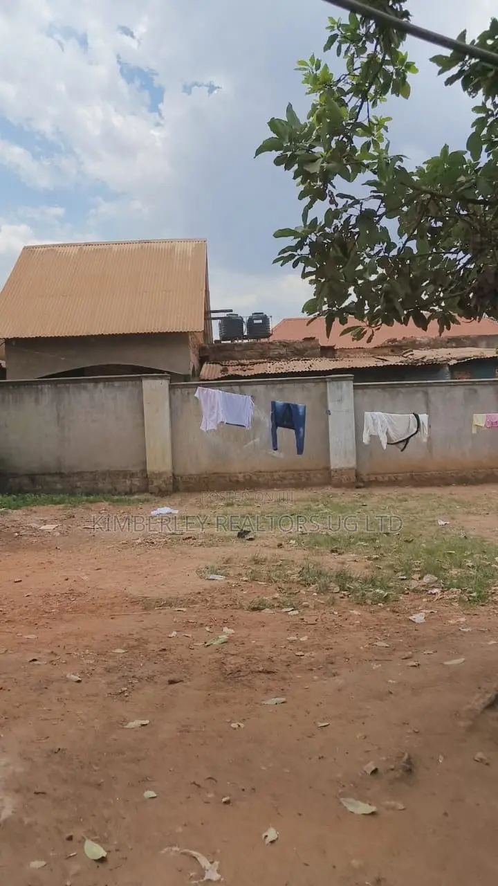 🔥🔥 14 Shops for Sale in Bombo Road, Kawempe! 🔥🔥