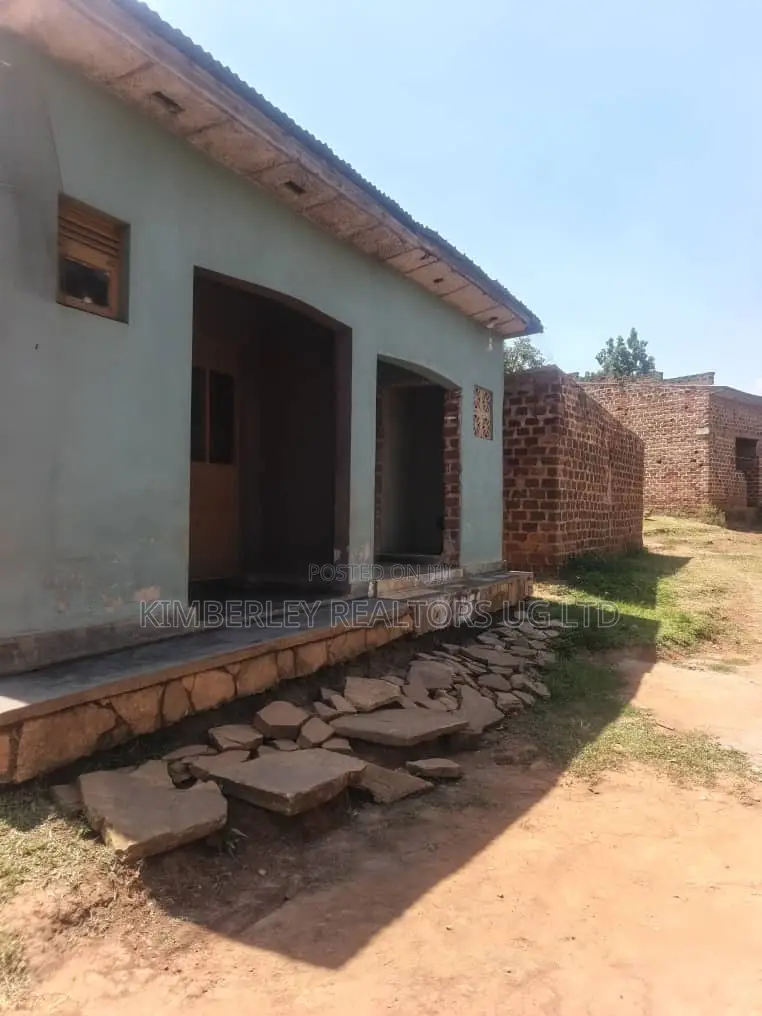 🔥🔥 Commercial Property for Sale in Wakiso Namuseera! 🔥🔥