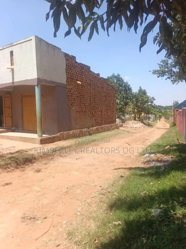 🔥🔥 Commercial Property for Sale in Wakiso Namuseera! 🔥🔥