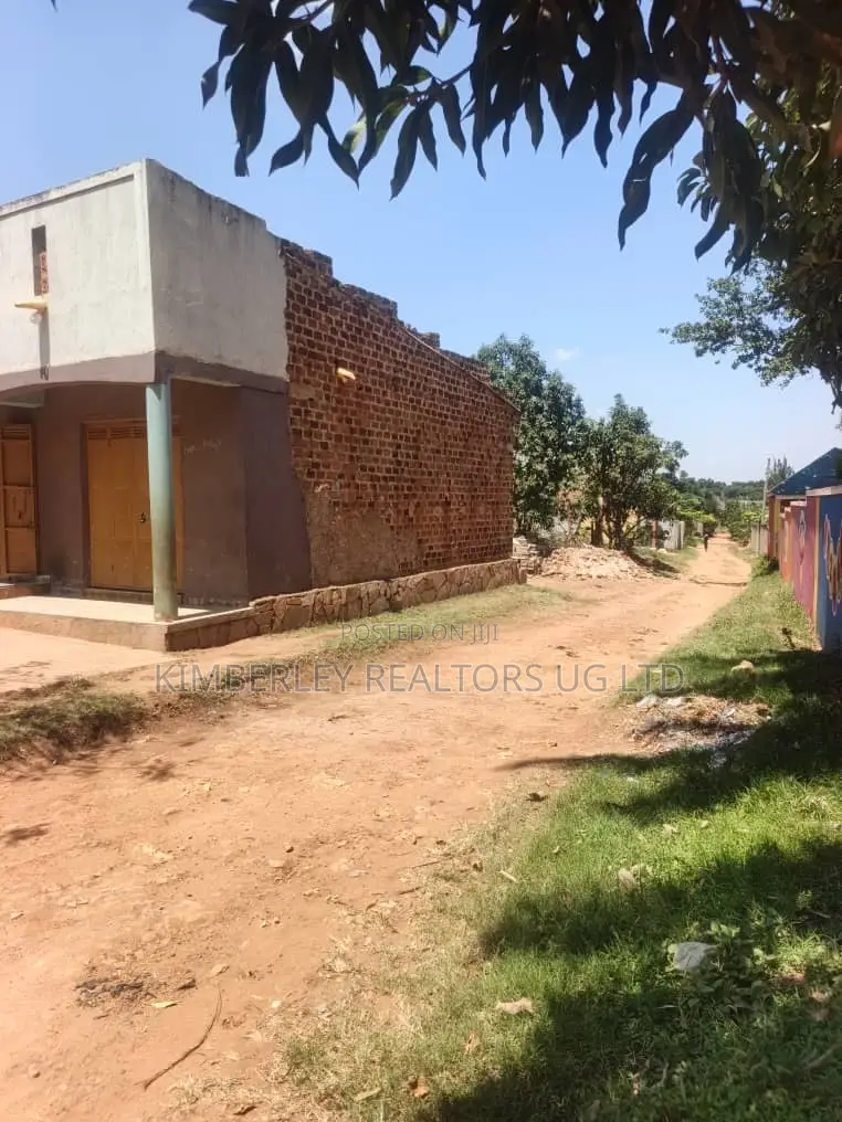 🔥🔥 Commercial Property for Sale in Wakiso Namuseera! 🔥🔥