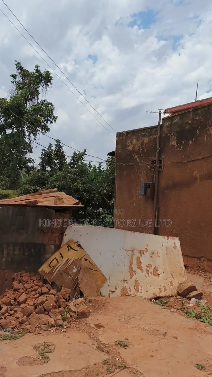 🔥🔥 14 Shops for Sale in Bombo Road, Kawempe! 🔥🔥