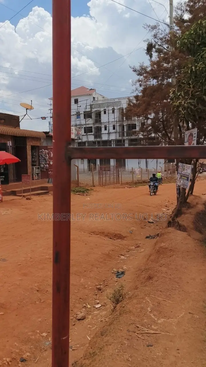 🔥🔥 14 Shops for Sale in Bombo Road, Kawempe! 🔥🔥