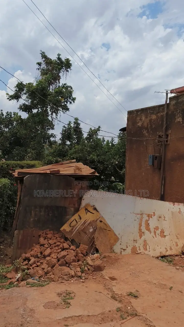 🔥🔥 14 Shops for Sale in Bombo Road, Kawempe! 🔥🔥