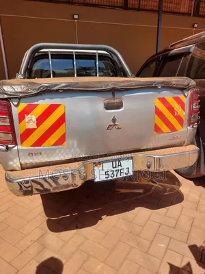 Mitsubishi L200 2015 Silver