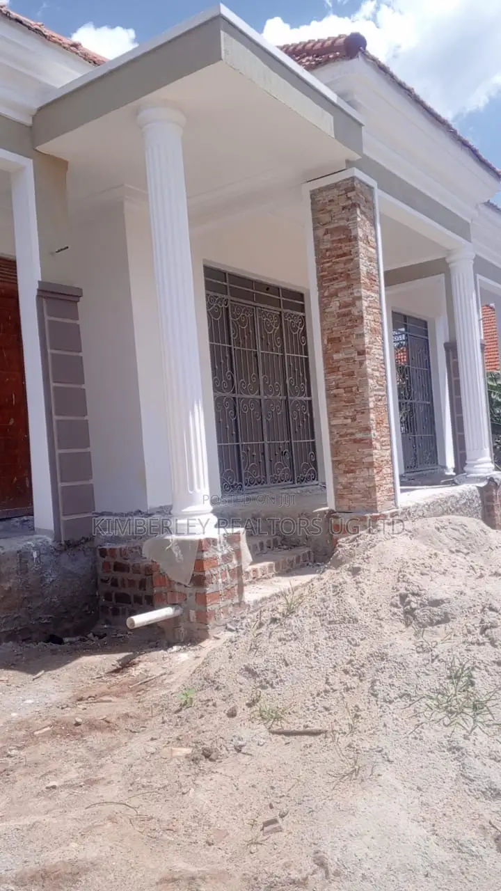 3bdrm House in Division A for sale