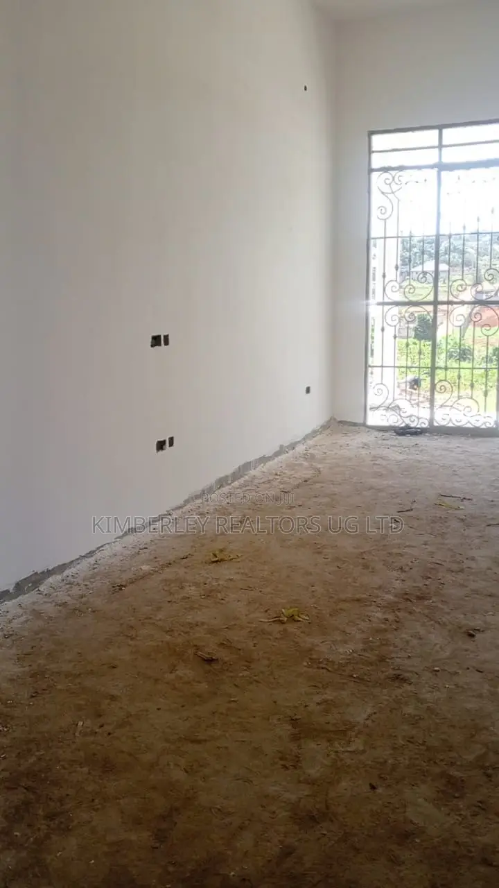 3bdrm House in Division A for sale
