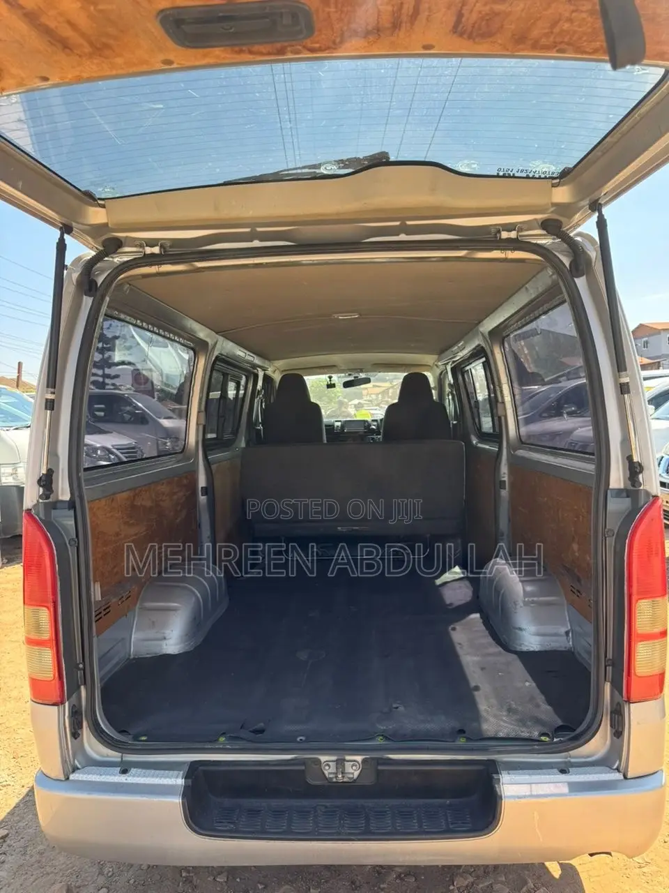 Toyota HiAce 2013 Silver