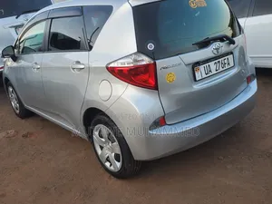 Toyota Ractis 2012 Silver