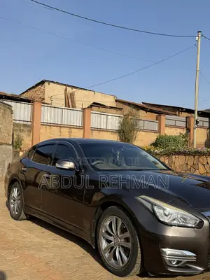 Infiniti Q70 2015 Brown