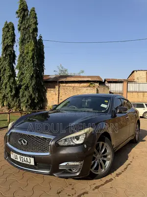 Infiniti Q70 2015 Brown