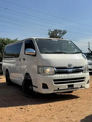 Toyota HiAce 2013 White