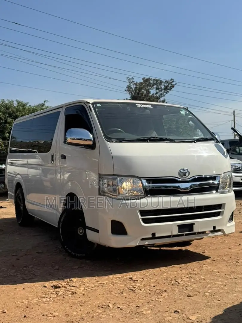 Toyota HiAce 2013 White
