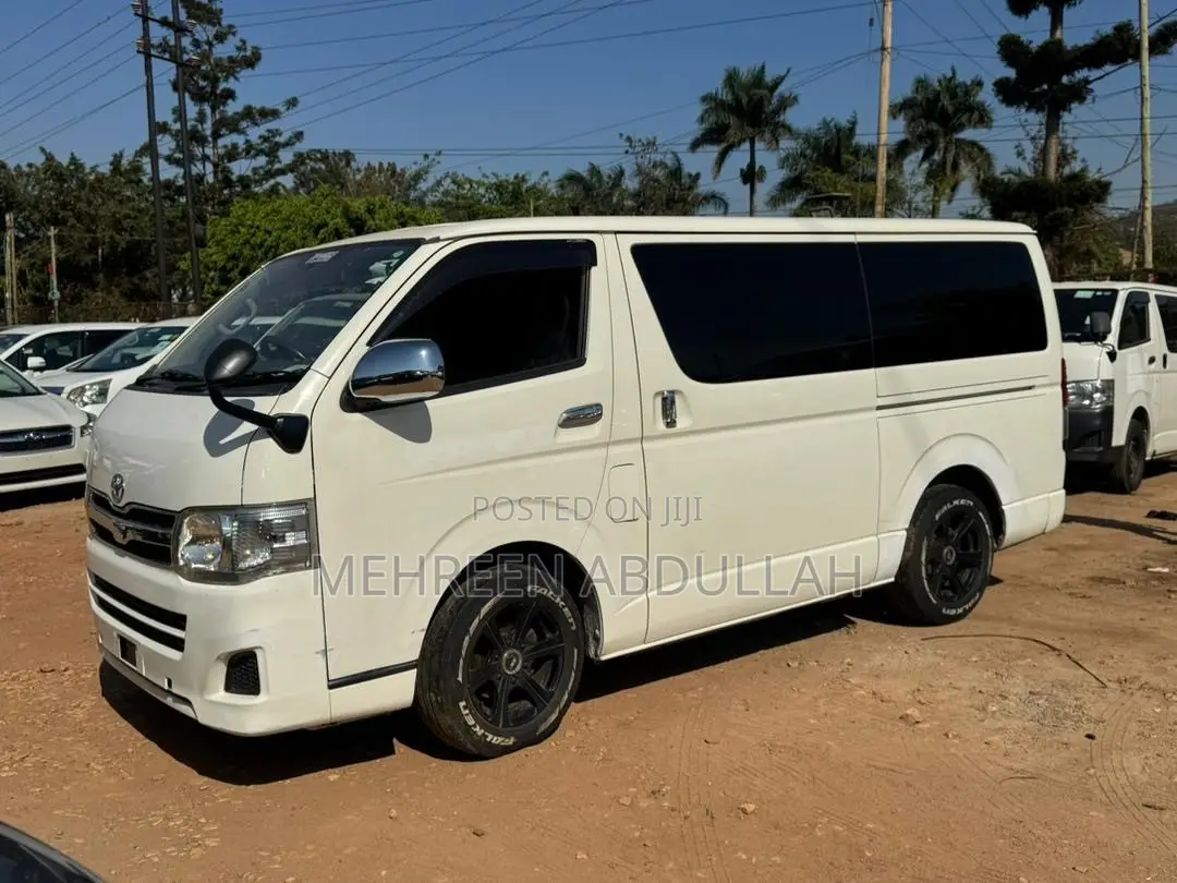 Toyota HiAce 2013 White