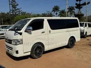 Toyota HiAce 2013 White