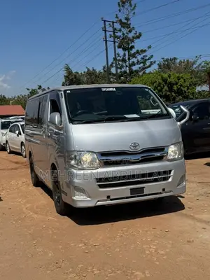 Toyota HiAce 2013 Silver