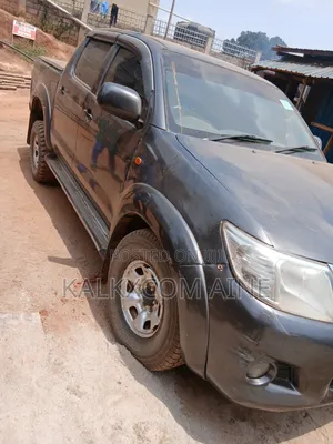 Toyota Hilux 2014 Black