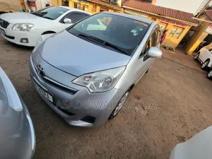 Toyota Ractis 2012 Silver
