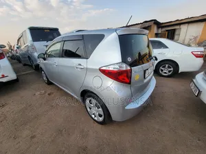 Toyota Ractis 2012 Silver