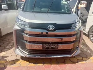 Toyota Noah 2022 Gray