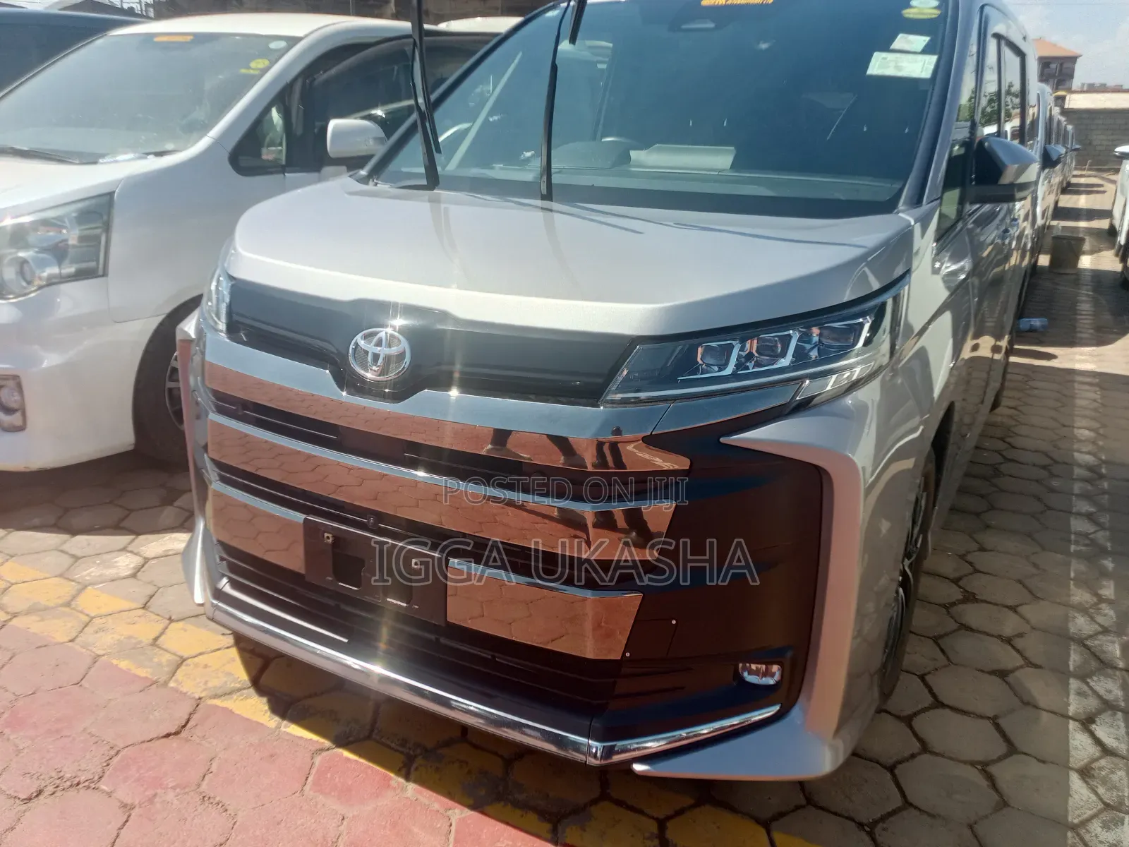 Toyota Noah 2022 Gray