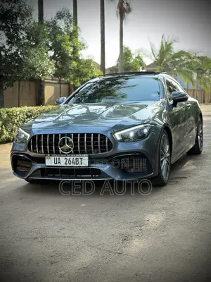 Mercedes-Benz E400 2022 Gray