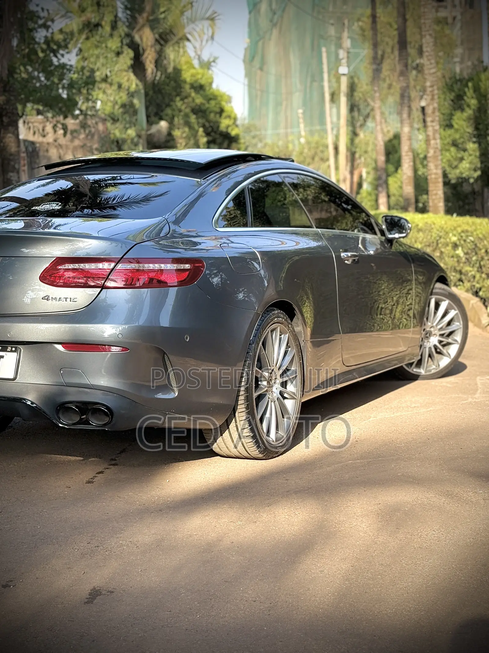 Mercedes-Benz E400 2022 Gray