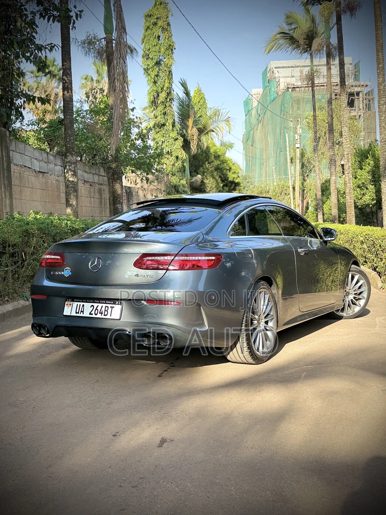 Mercedes-Benz E400 2022 Gray