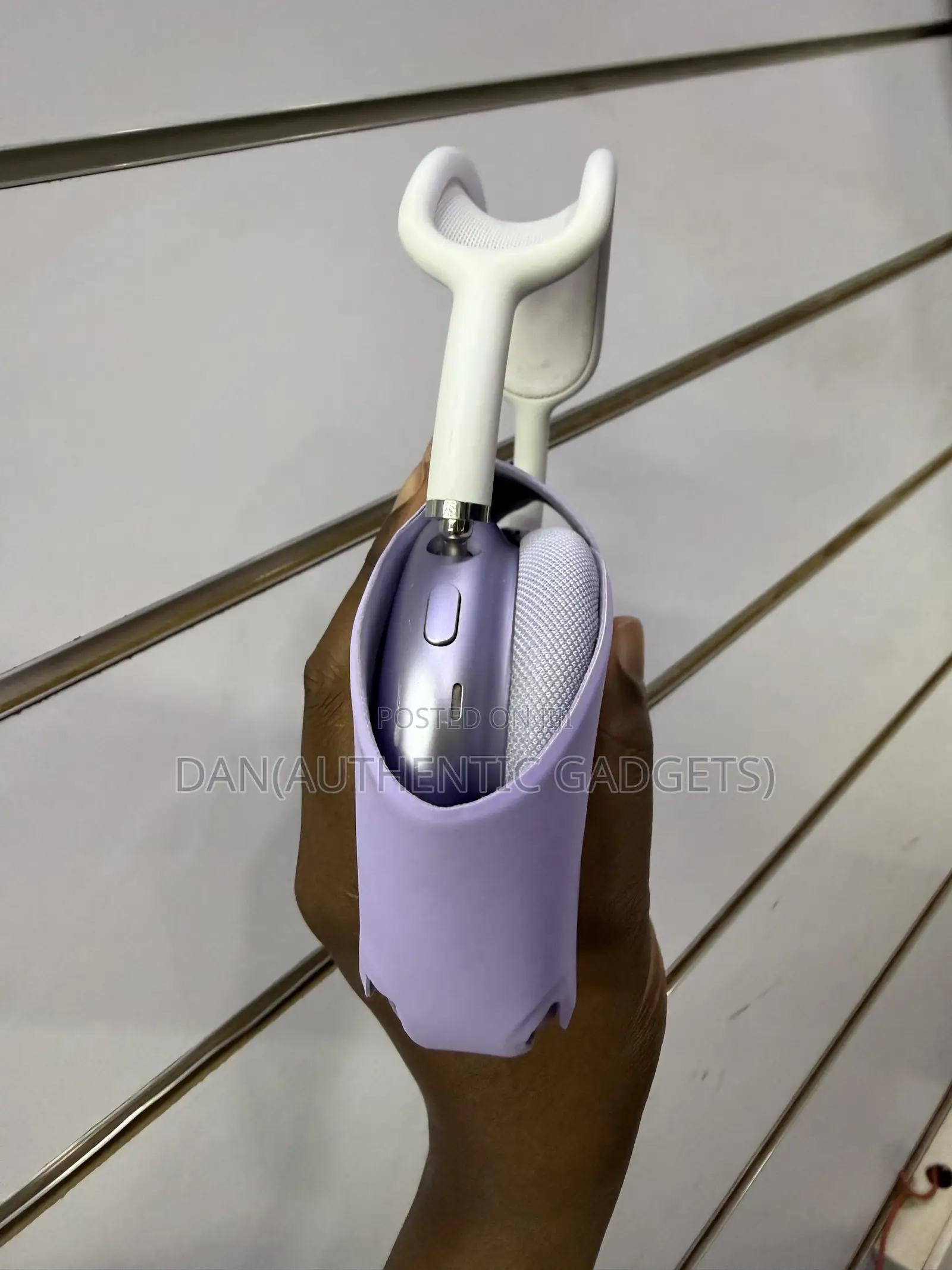 USA 🇺🇸 Model AirPods Max Type C Purple in Good Condition