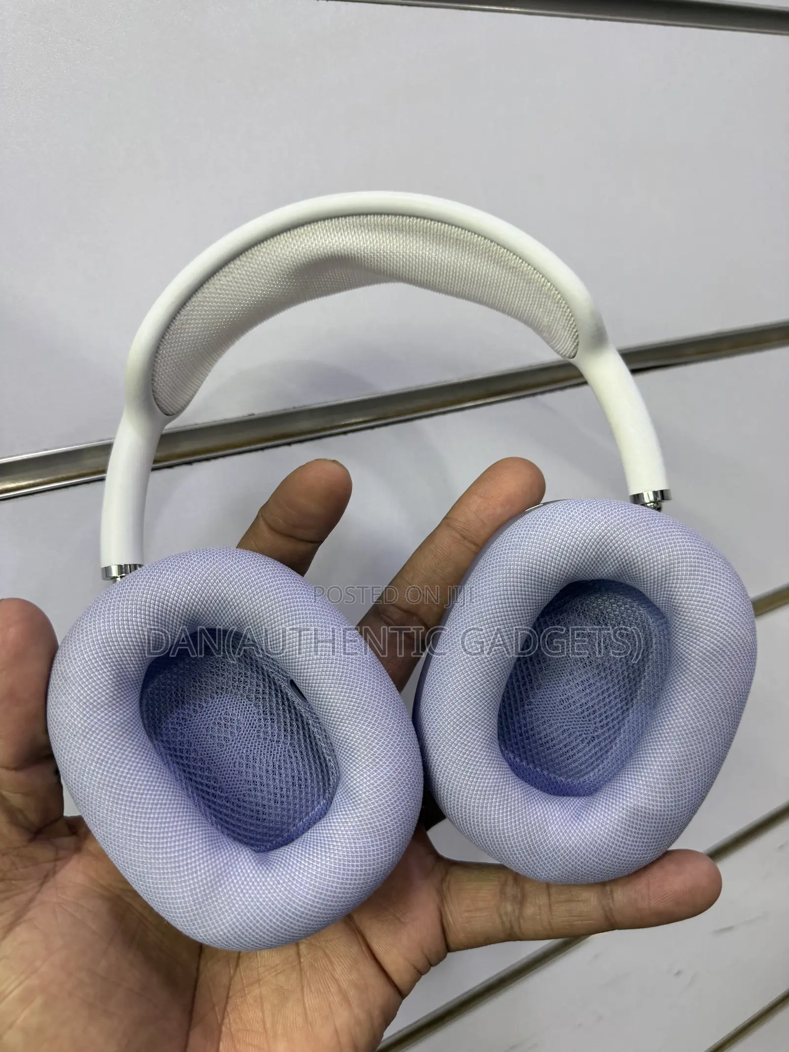 USA 🇺🇸 Model AirPods Max Type C Purple in Good Condition