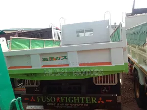 Fuso Fighter Tipper