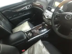 Nissan Fuga 2013 Black