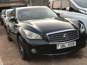 Nissan Fuga 2013 Black