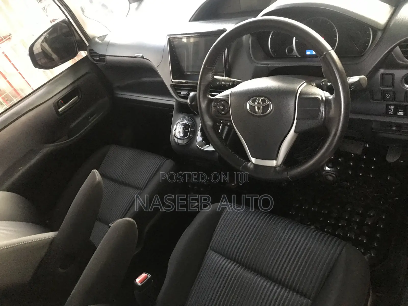 Toyota Noah 2016 White