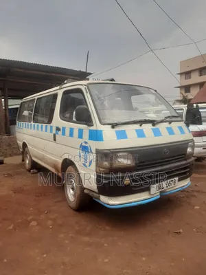 Toyota HiAce 2002 White